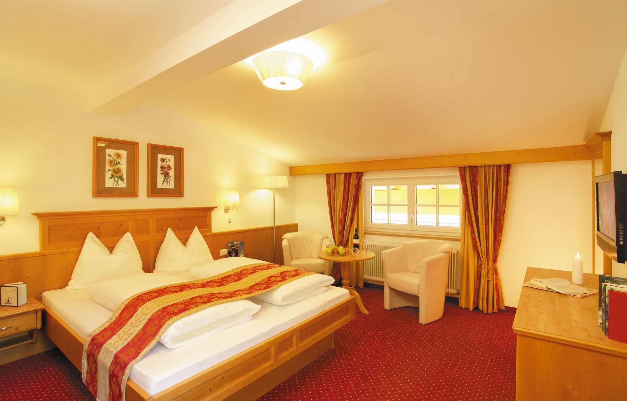 Alpenherz Hotel Garni Герлос Экстерьер фото